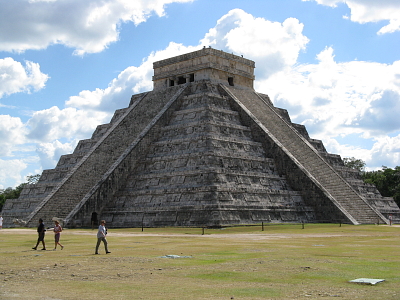 チェチェンイッツァ  置物 チチェン・イツァ | メキシコ | 塾長の渡航記録